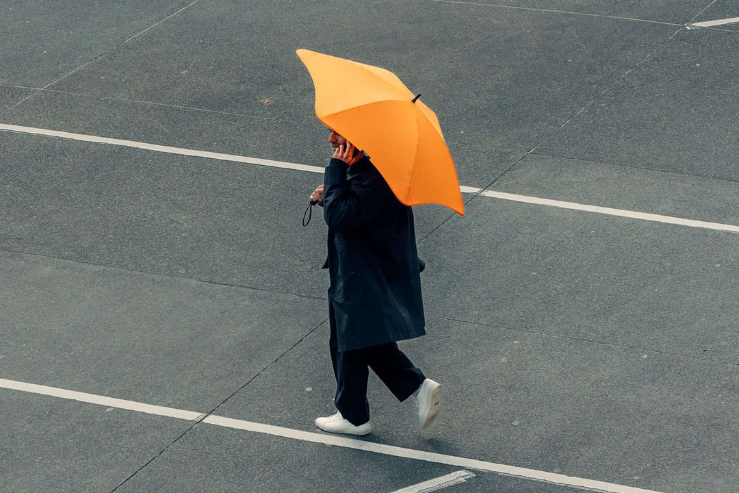 Blunt | Umbrella Blunt Classic - Mango Orange | Shut the Front Door