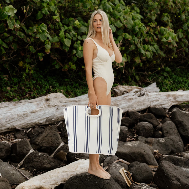 Sunnylife | Carryall Beach Bag - The Resort Coastal Blue | Shut the Front Door