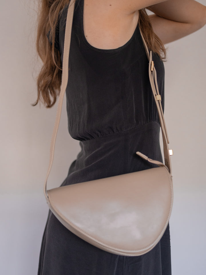 Antigone | Sandy Handbag - White | Shut the Front Door