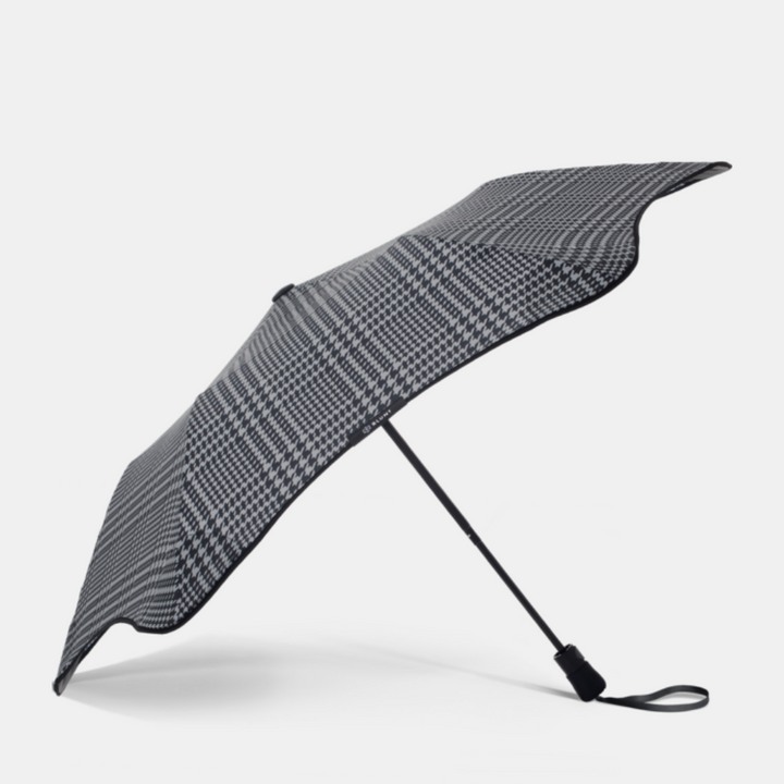 Blunt | Blunt Umbrella - Metro Houndstooth Limited Edition | Shut the Front Door